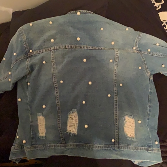 Redial s Jean jacket w pearls - Picture 8 of 8